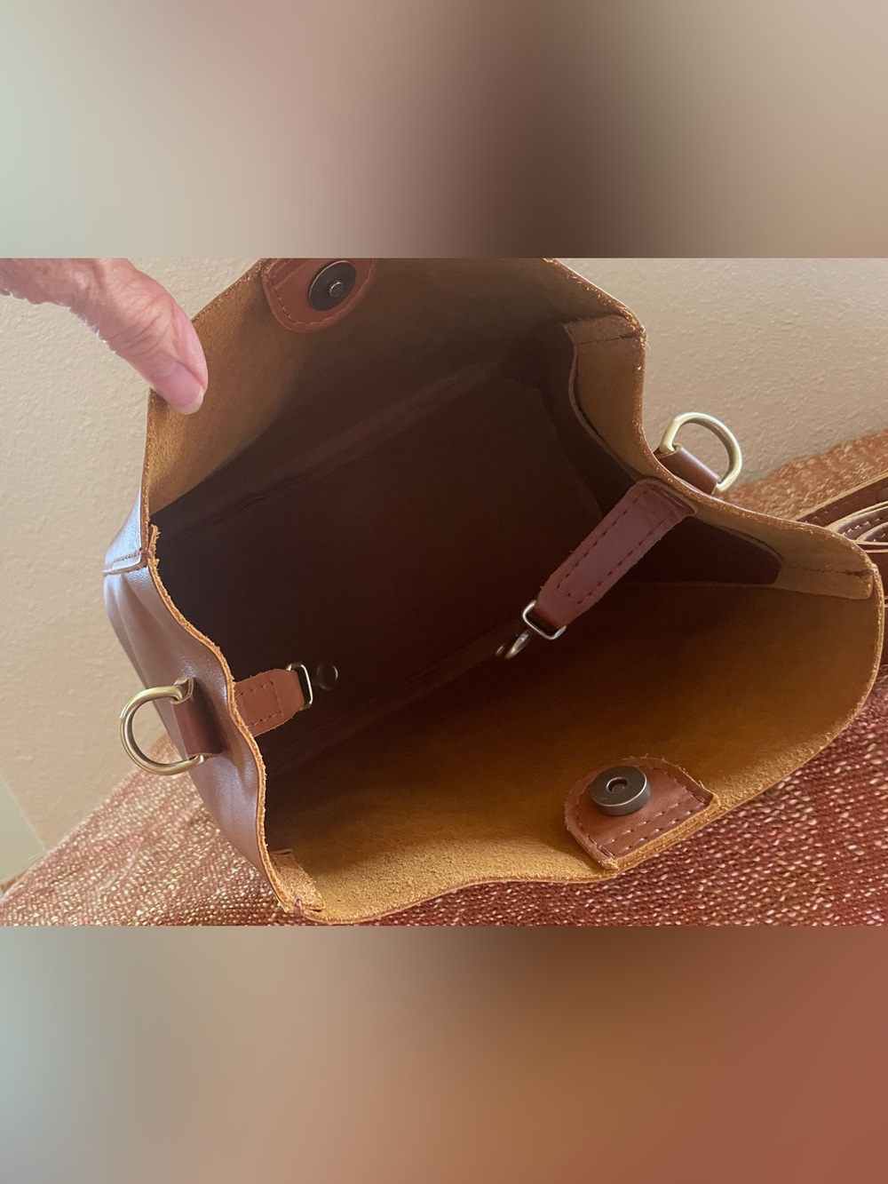 Portland Leather Butterfly Bucket Bag in HONEY PLG - Picture 6 of 8
